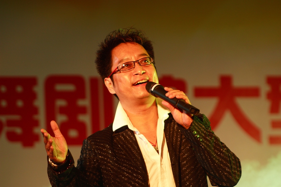 试拍舞台照