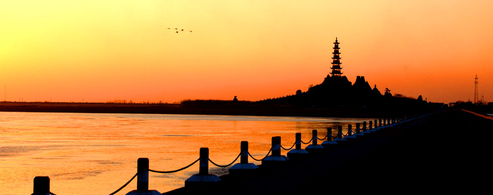 天鹅湖日落