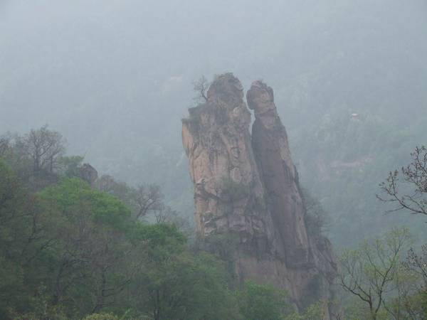 西泰山情侣峰