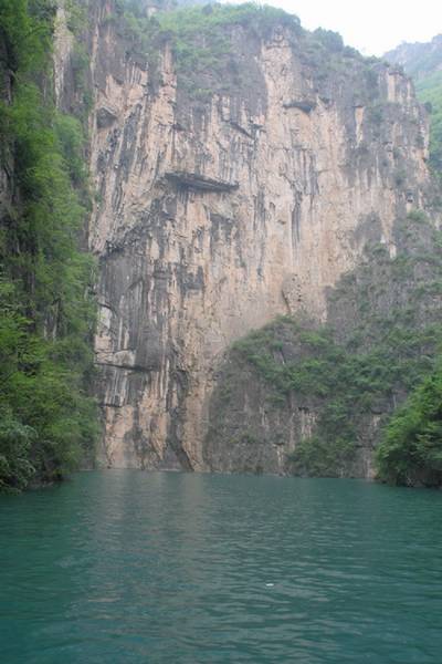神游八泉峡