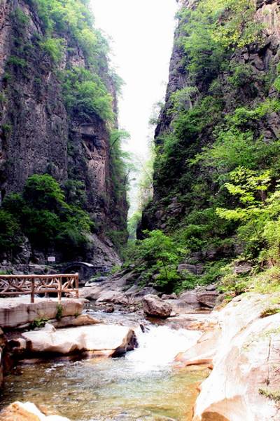 神游八泉峡