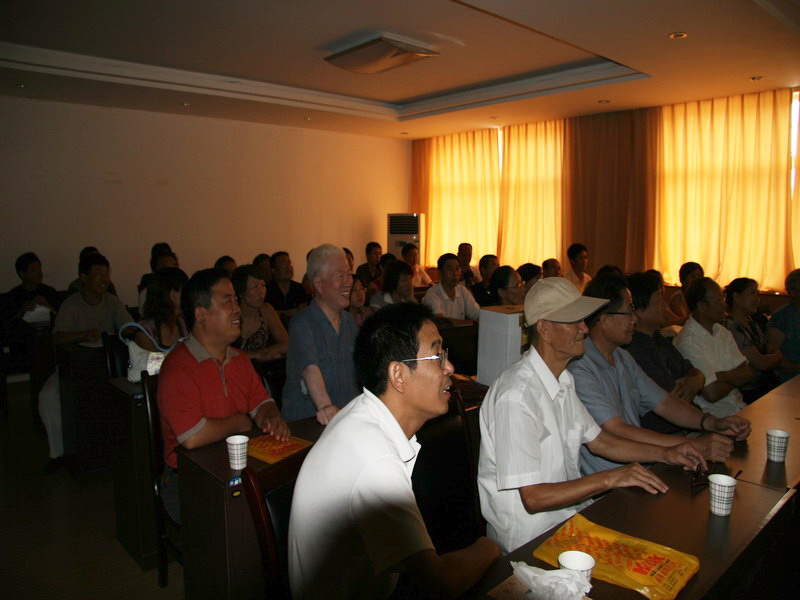 8.12石油人摄影俱乐部会员影友见面会及坝上采风观片讲评会议