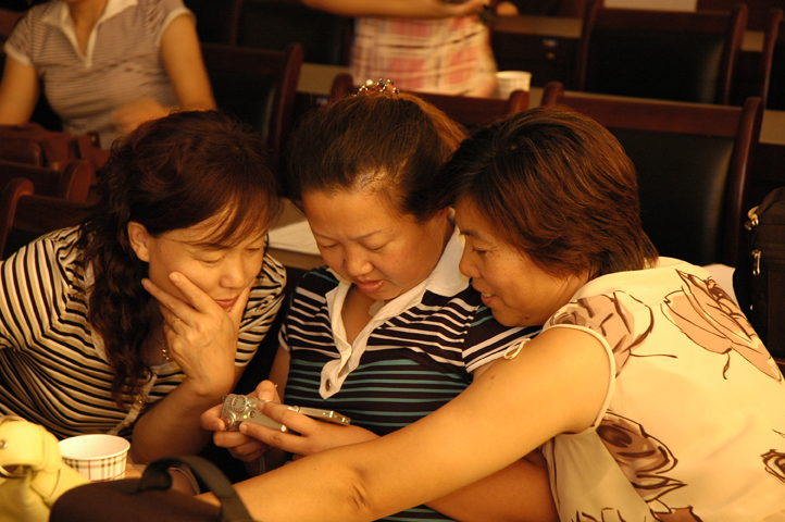 8.12石油人摄影俱乐部会员影友见面会及坝上采风观片讲评会议