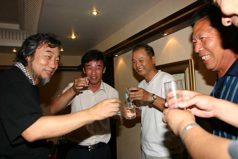 揭牌仪式筹备工作还在紧张有序进行中......