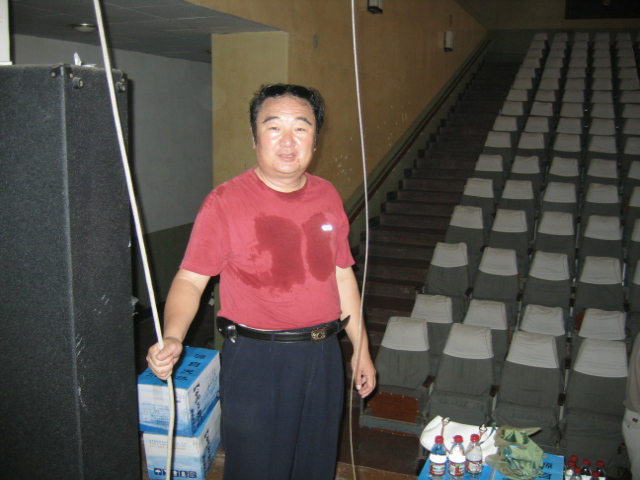 揭牌仪式筹备工作还在紧张有序进行中......
