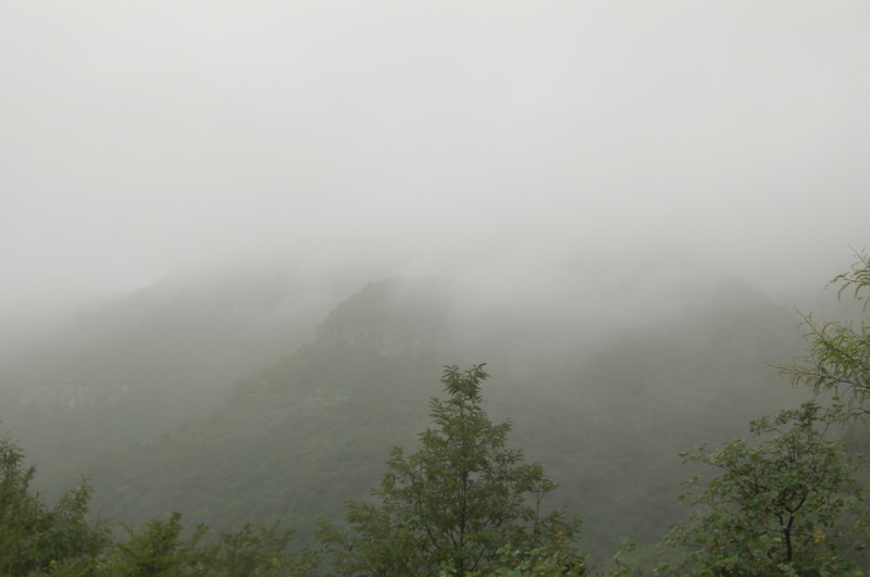 雾中青龙峡