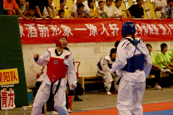 2006年全国跆拳道青少年锦标赛于8月22日在油田运输体育馆开幕,历时2天,望影友前去拍照.