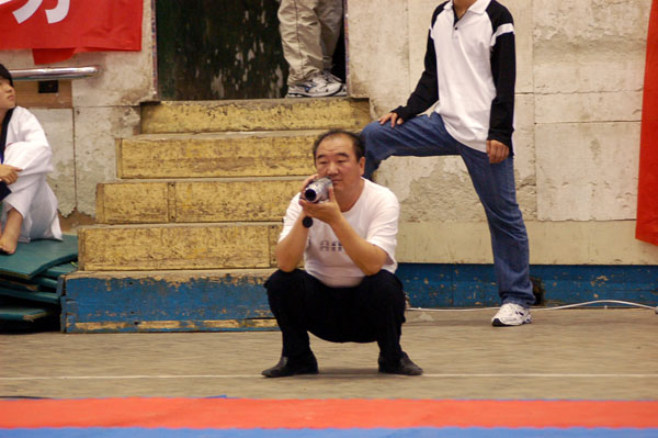 2006年全国跆拳道青少年锦标赛于8月22日在油田运输体育馆开幕,历时2天,望影友前去拍照.