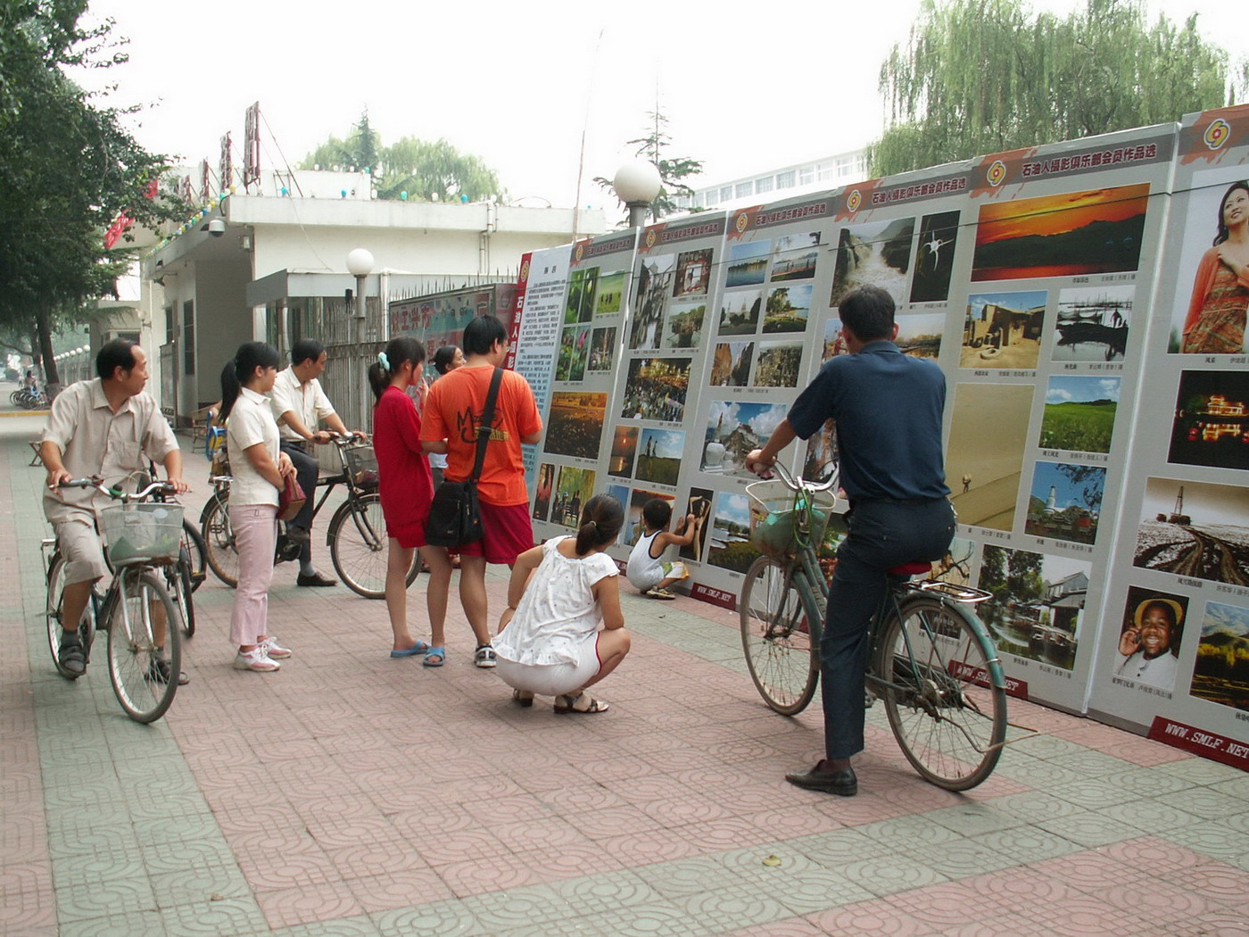 俱乐部展版颇受关注