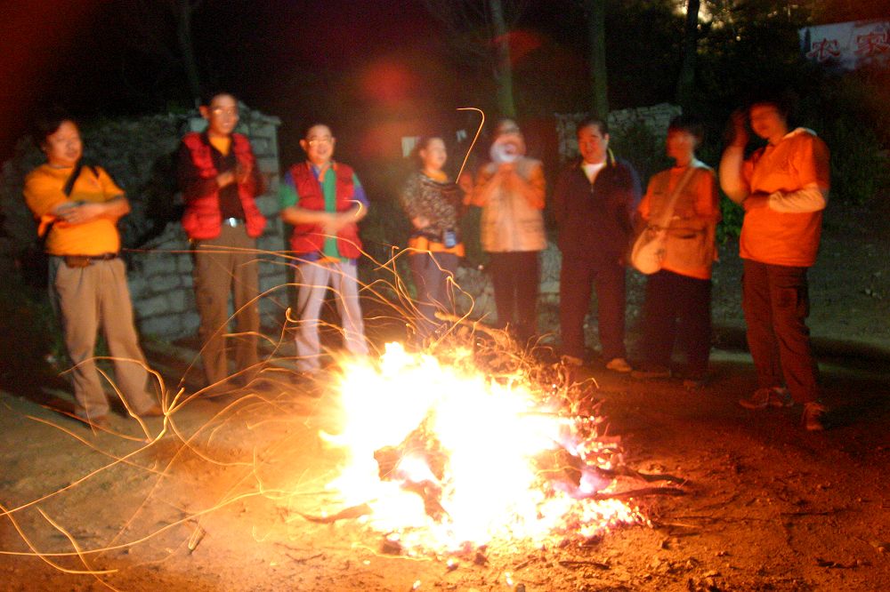 龙图腾发一组关山采风花絮