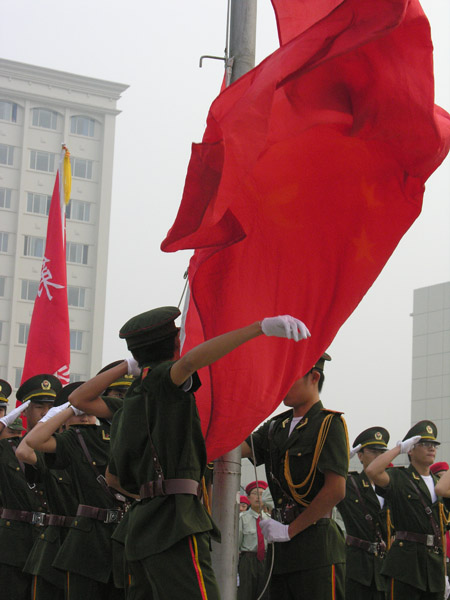 [原创]2006高中新生军训阅兵式掠影