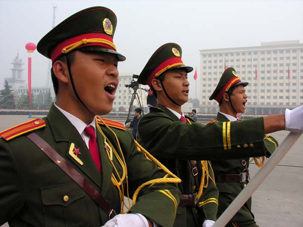 [原创]2006高中新生军训阅兵式掠影