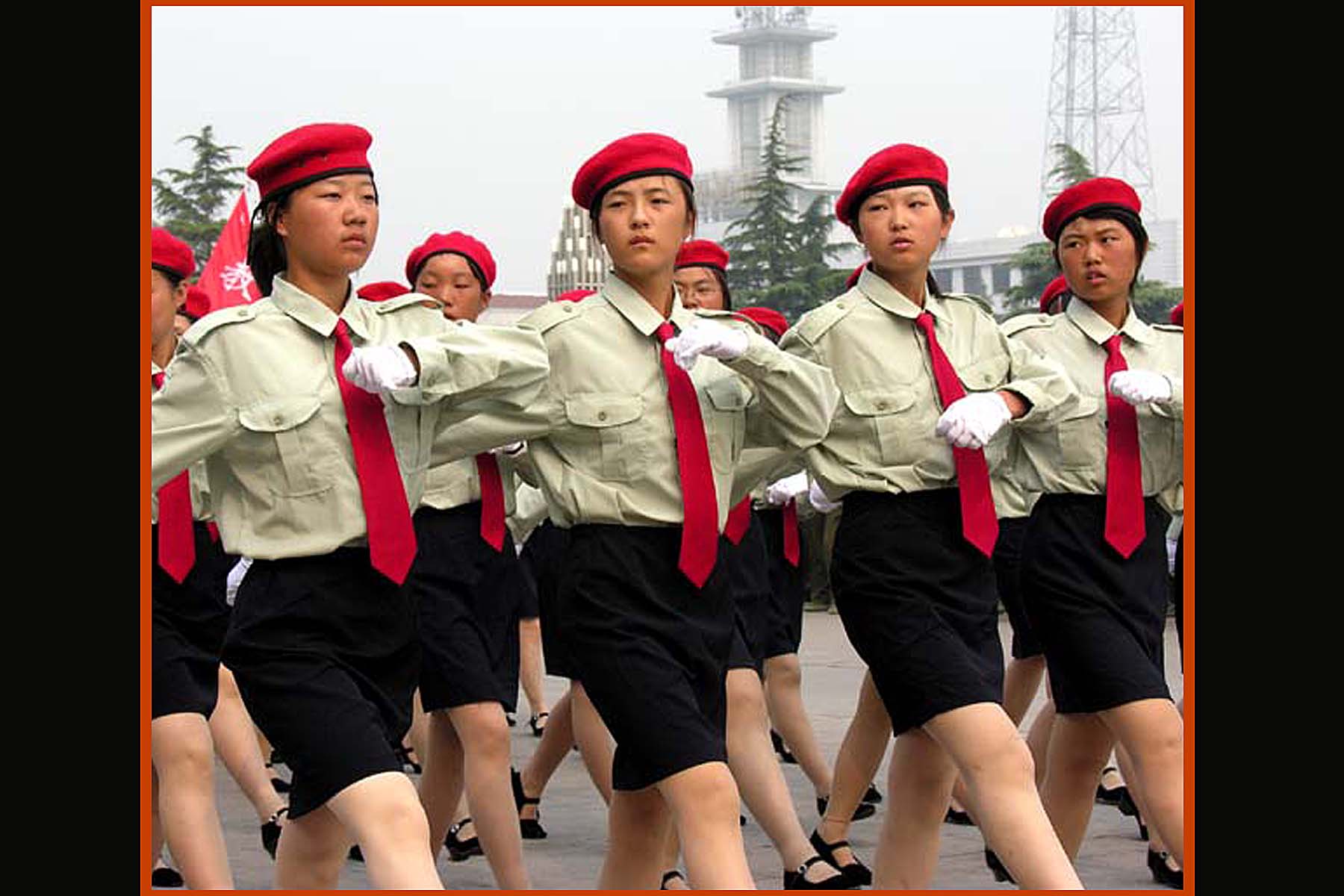 [推荐]目影佳作－不爱红装爱武装