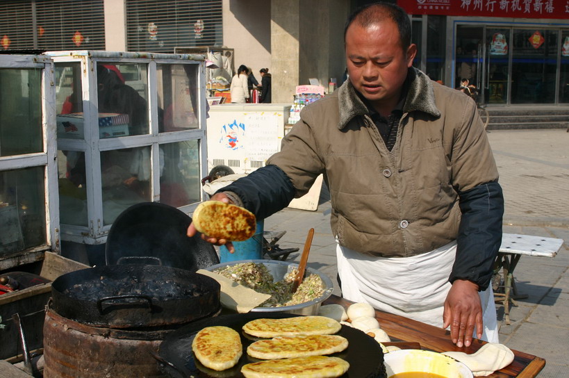 中国濮阳名吃——葱油饼制做大揭密