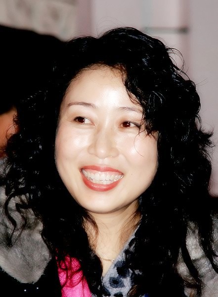 联欢会抓拍美女