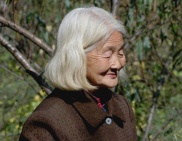 白发大妈