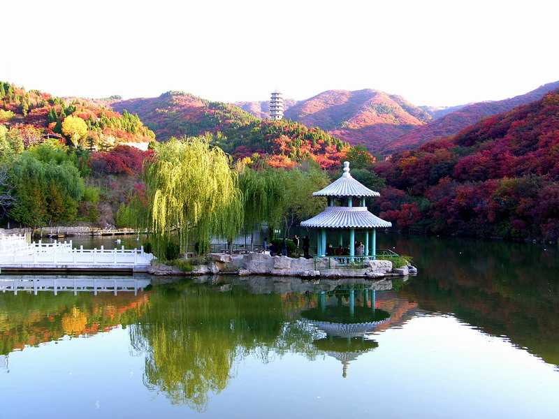 走进红叶谷