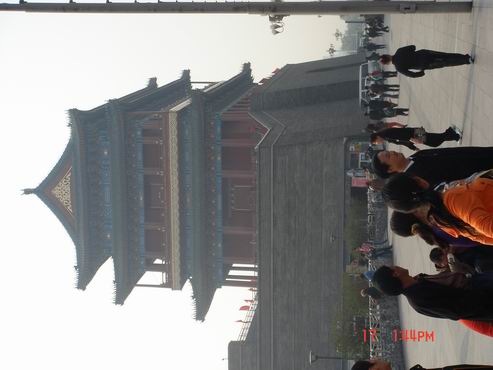 高高的前门