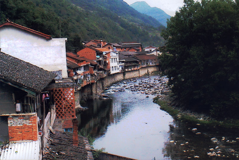 巴山小镇风光