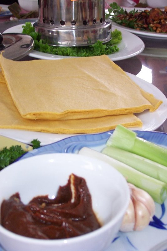 山东大煎饼，看谁吃得香