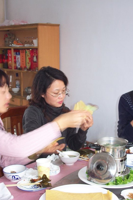 山东大煎饼，看谁吃得香