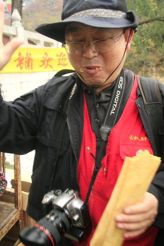 山东大煎饼，看谁吃得香