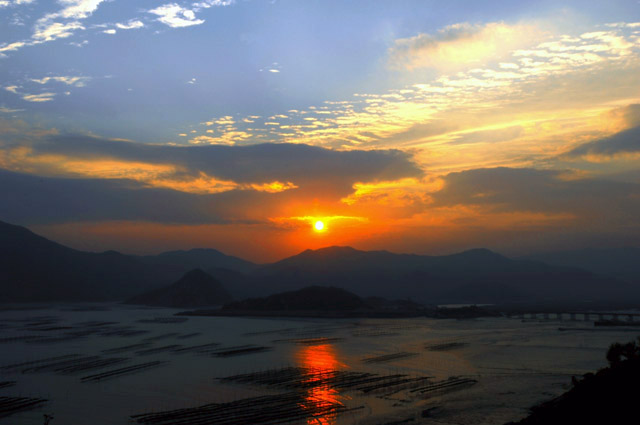 [原创]海湾落日红霞飞
