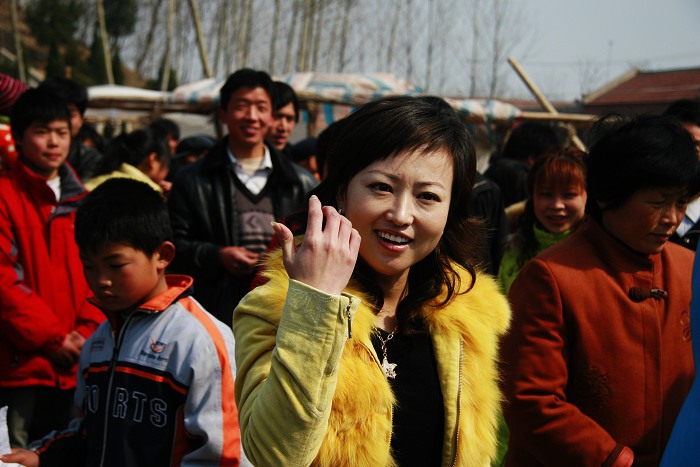 美女云集---瑕丘庙会见闻之三