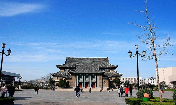 走进河大
