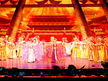 2005年11月,来到西安大唐芙蓉园,被她的夜景的演出吸引,未带三角架,效果不太好,今天贴出来,请大家指教.