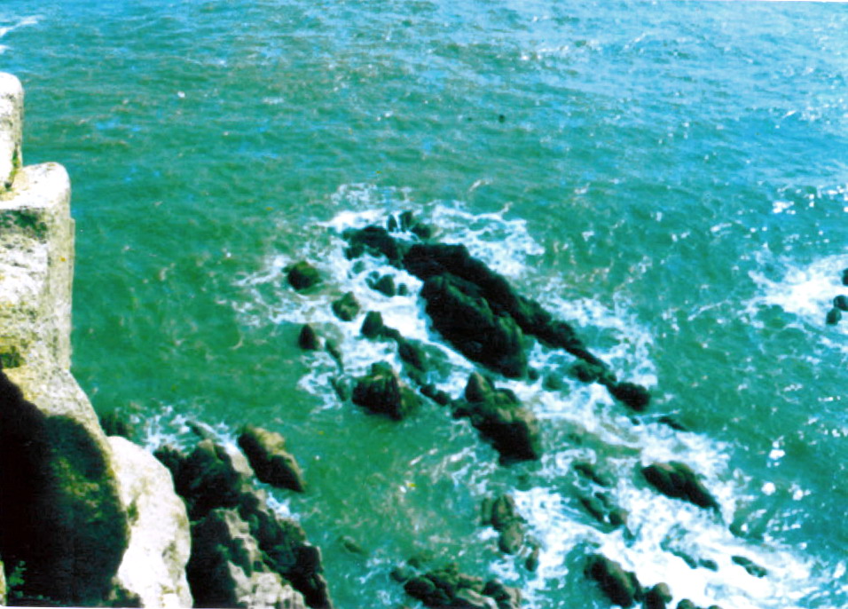 水落石出