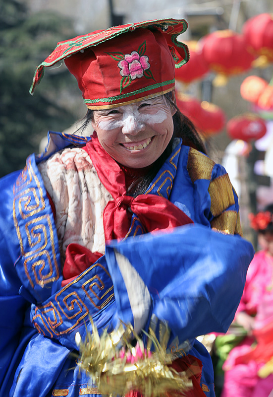 闹新春