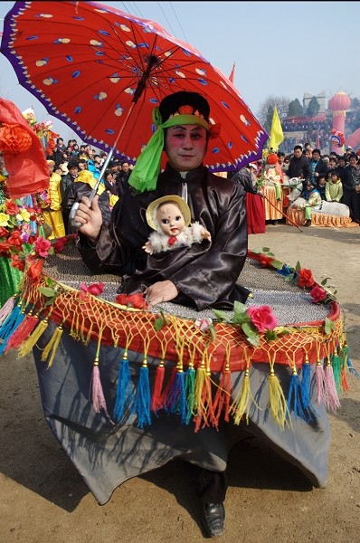 民间传统节目-----拉花车,划旱船.....