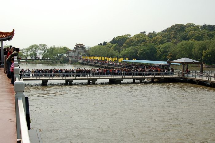 东南飞之六_游客