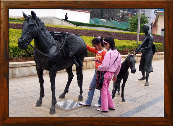 一样的童年.