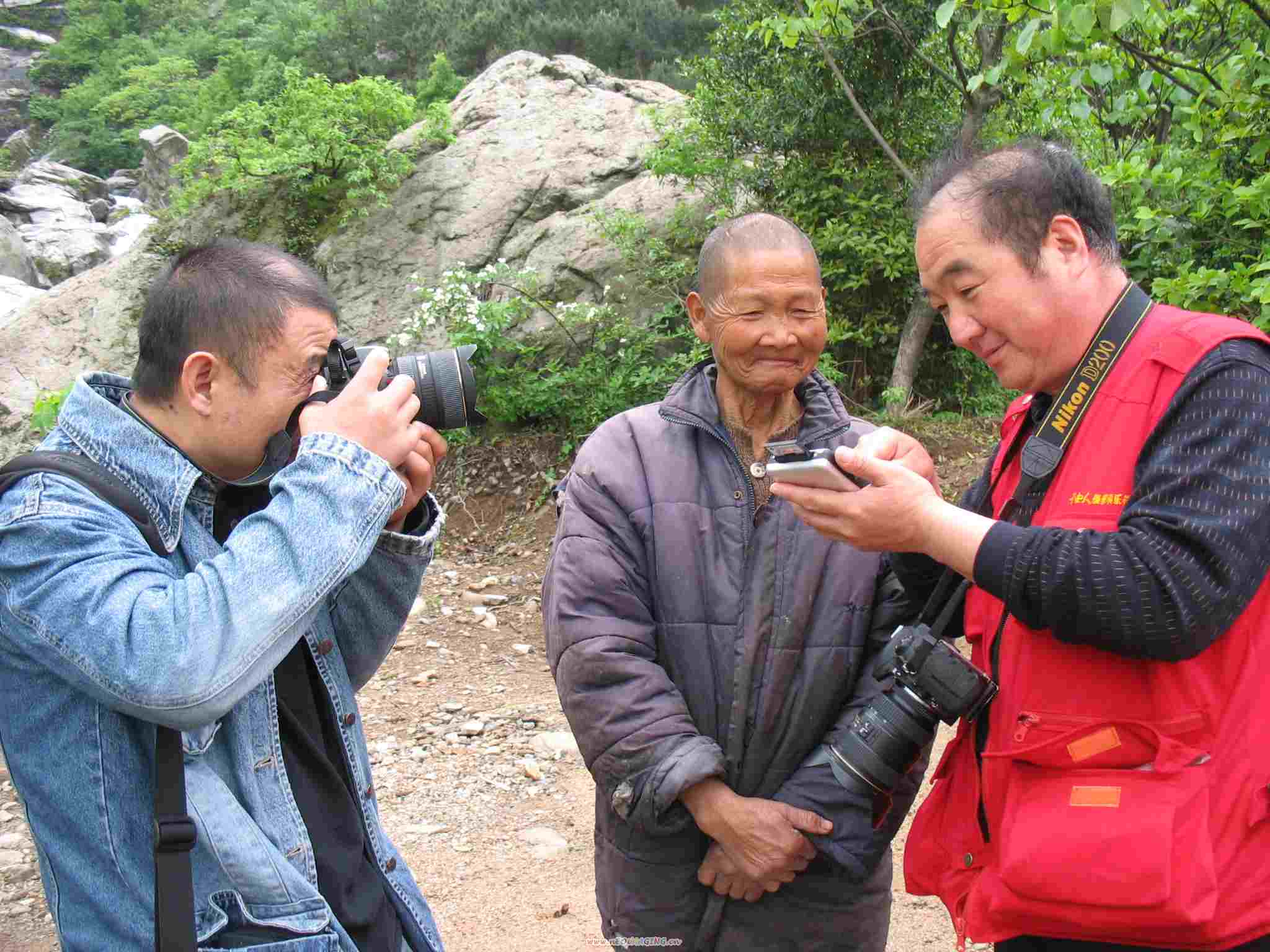 挺进大别山－－信阳商城采风花絮