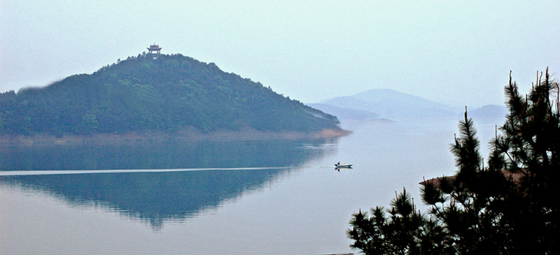 湖光山色话商城