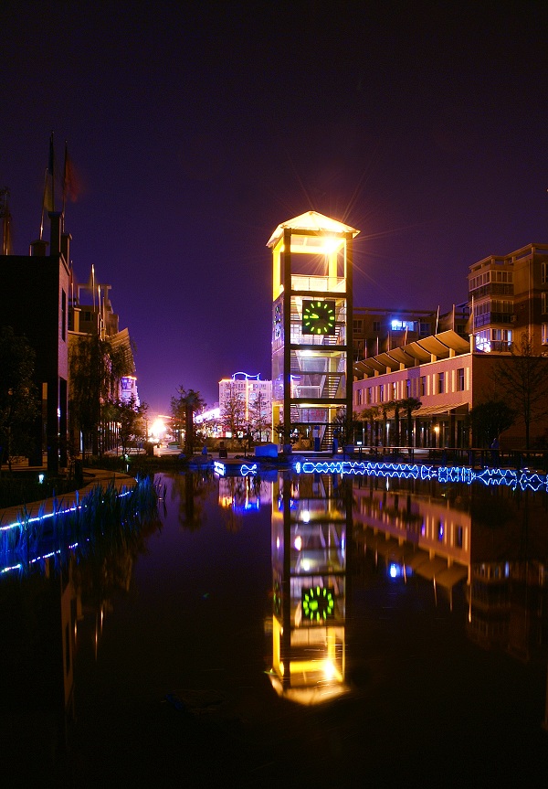 油城碧水云天夜景