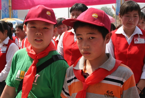 追逐梦想结对子,共享阳光手牵手