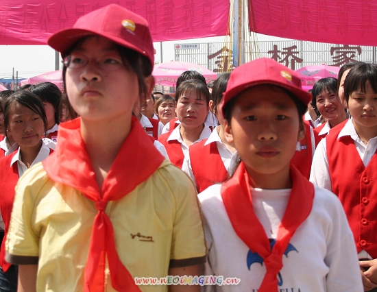 追逐梦想结对子,共享阳光手牵手