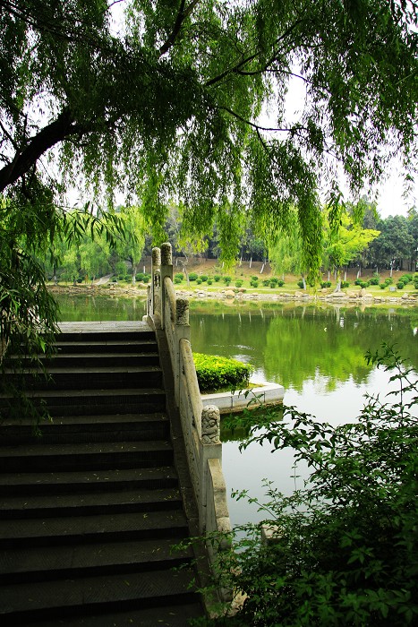 南阳卧龙岗
