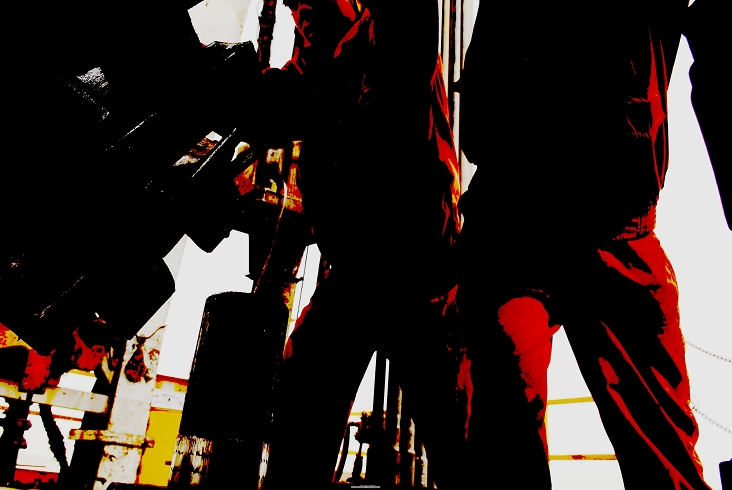 [原创]  石油人系列------红色热情