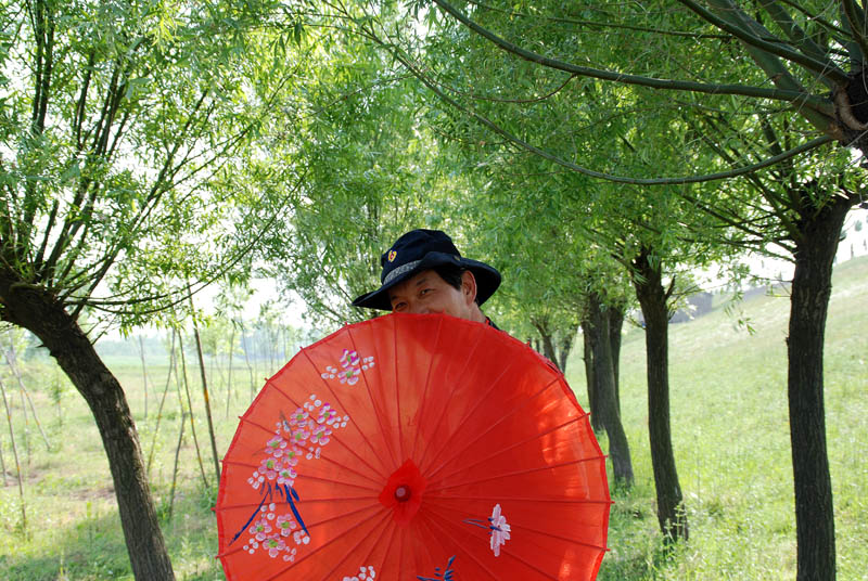 黄河岸边采风人