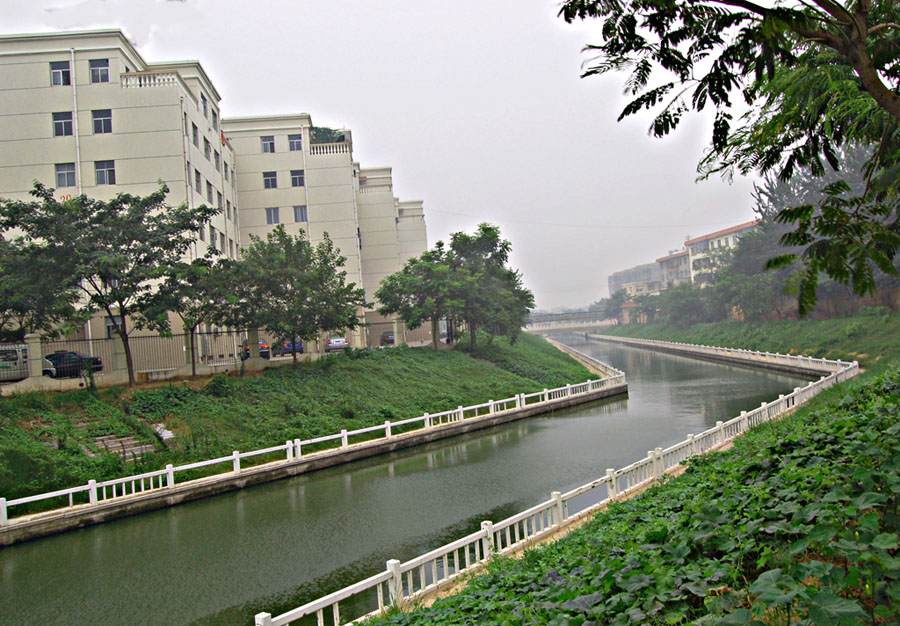 濮水河一角