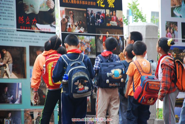 希望工程展板在中原油田机关一小等学校继续展出