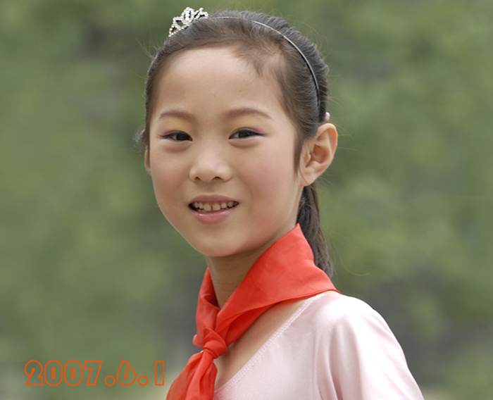 陪孙女过“六一”
