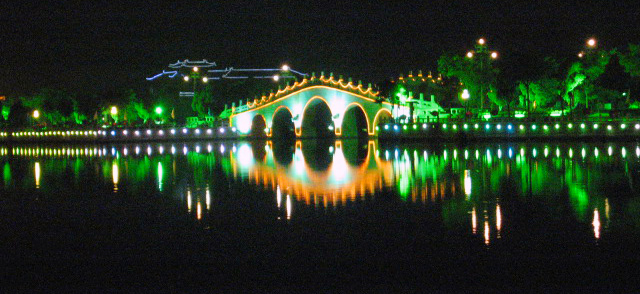 小城夜景