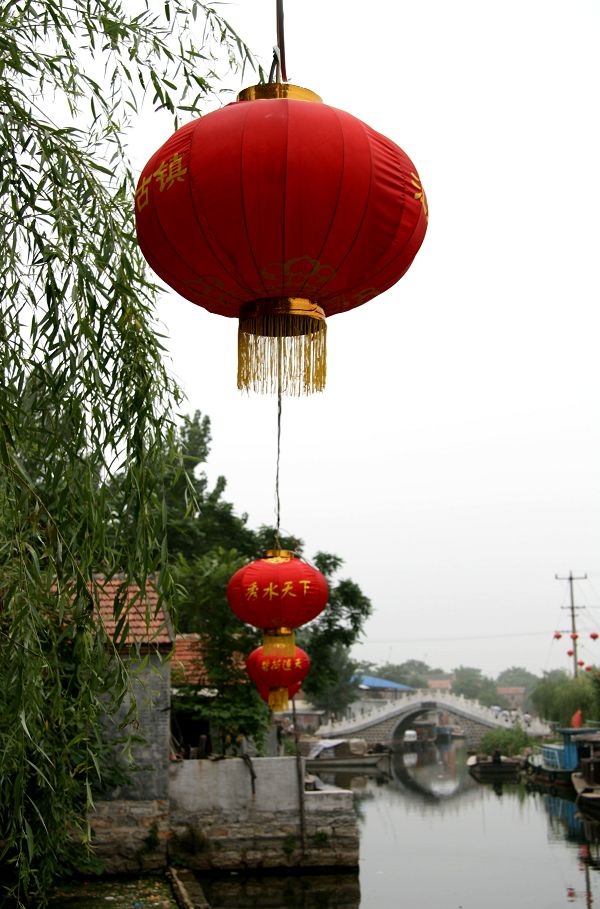 大红灯笼高高挂