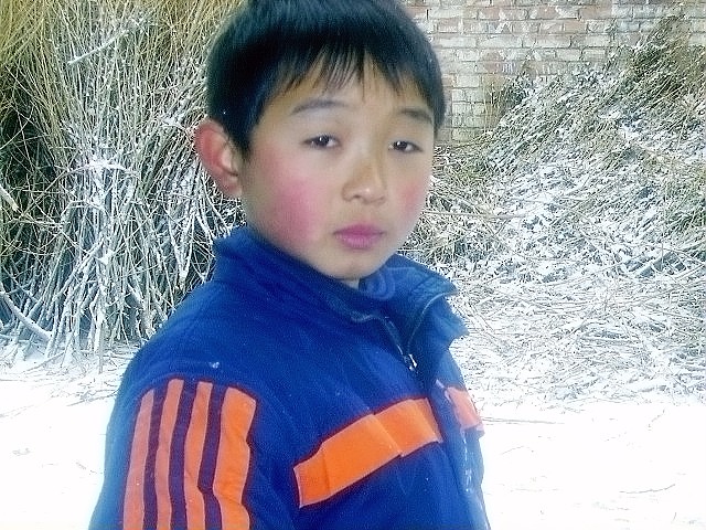 一个男孩