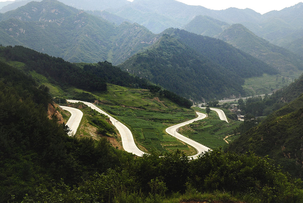山路弯弯